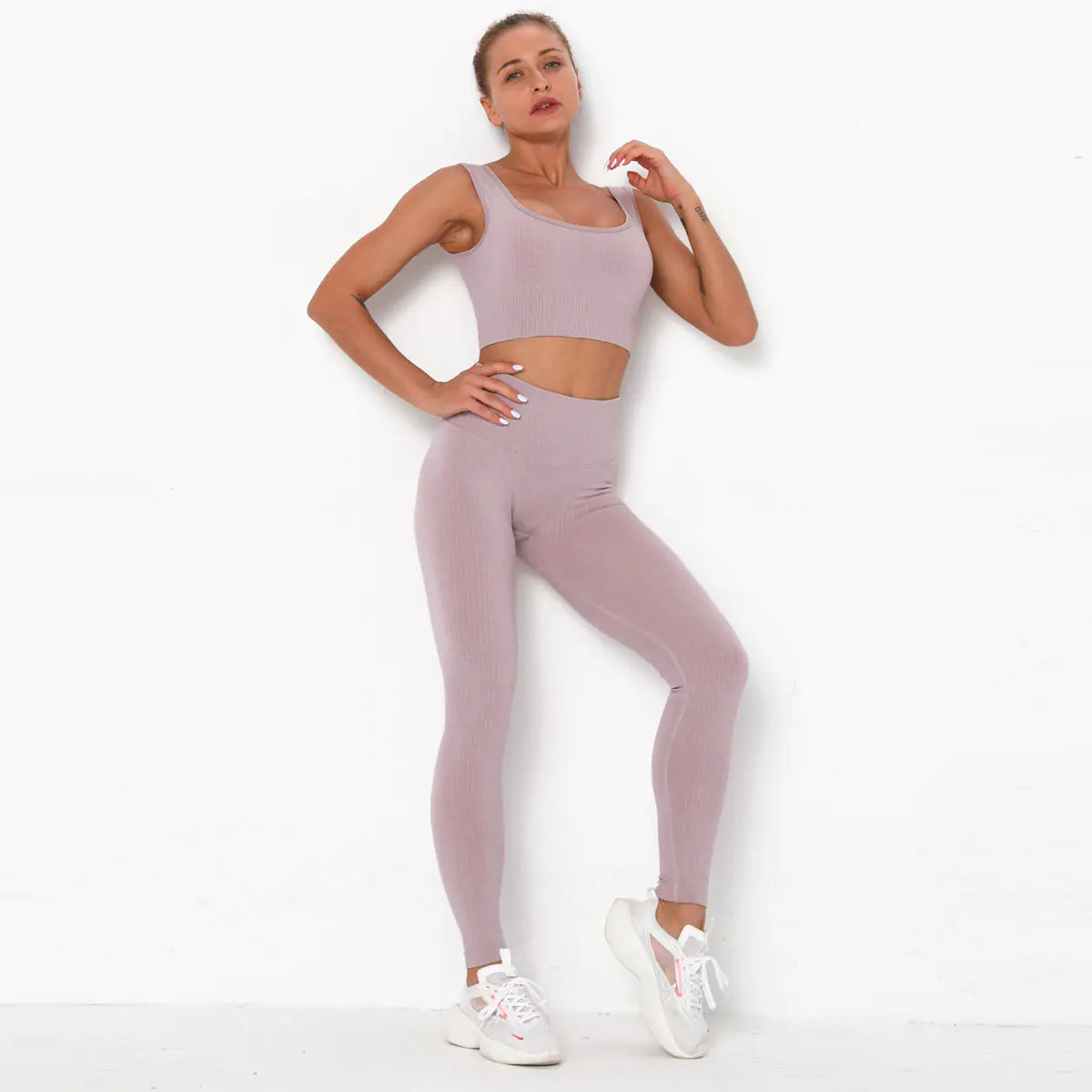 Professional Sports Seamless Fitness Bra Set.