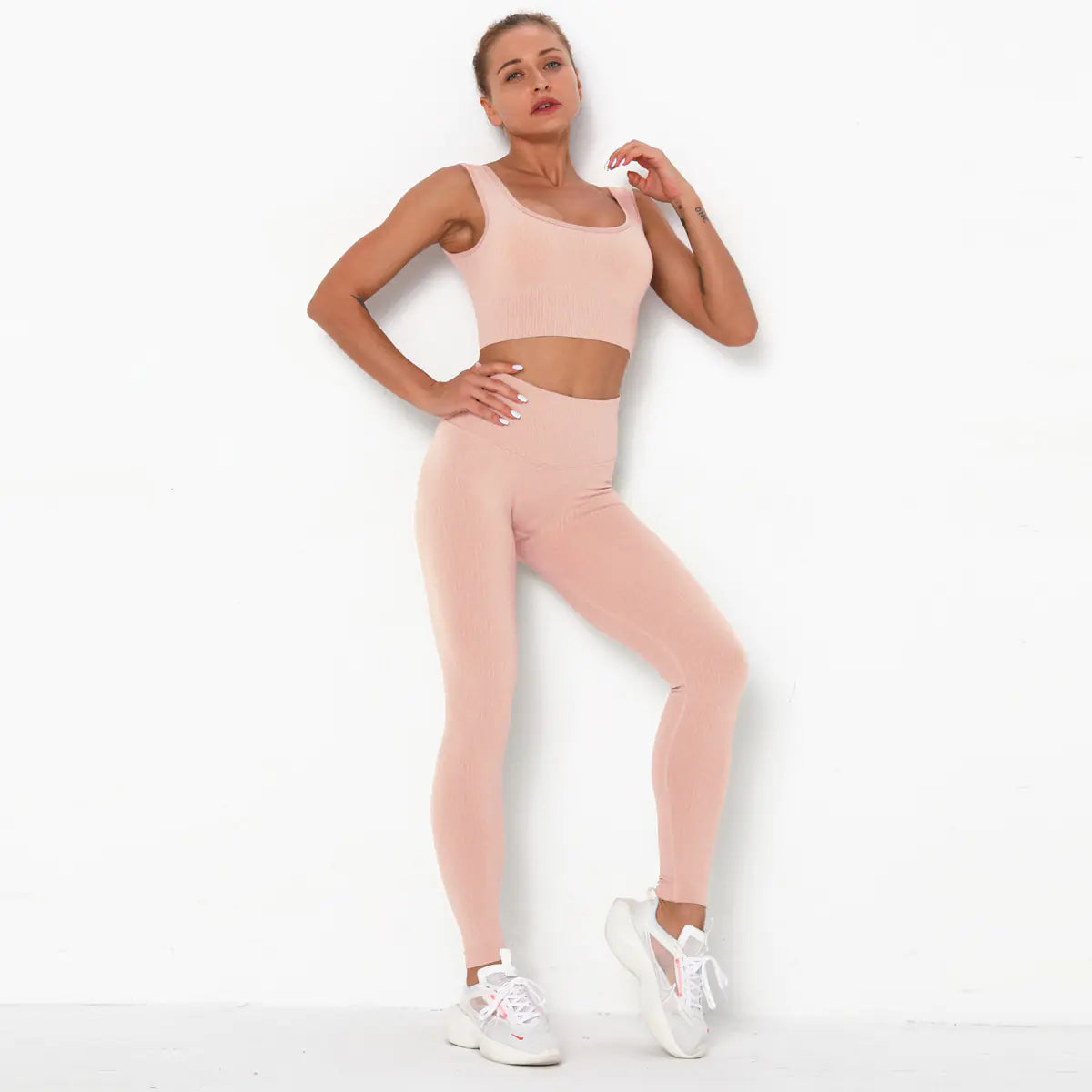 Professional Sports Seamless Fitness Bra Set.