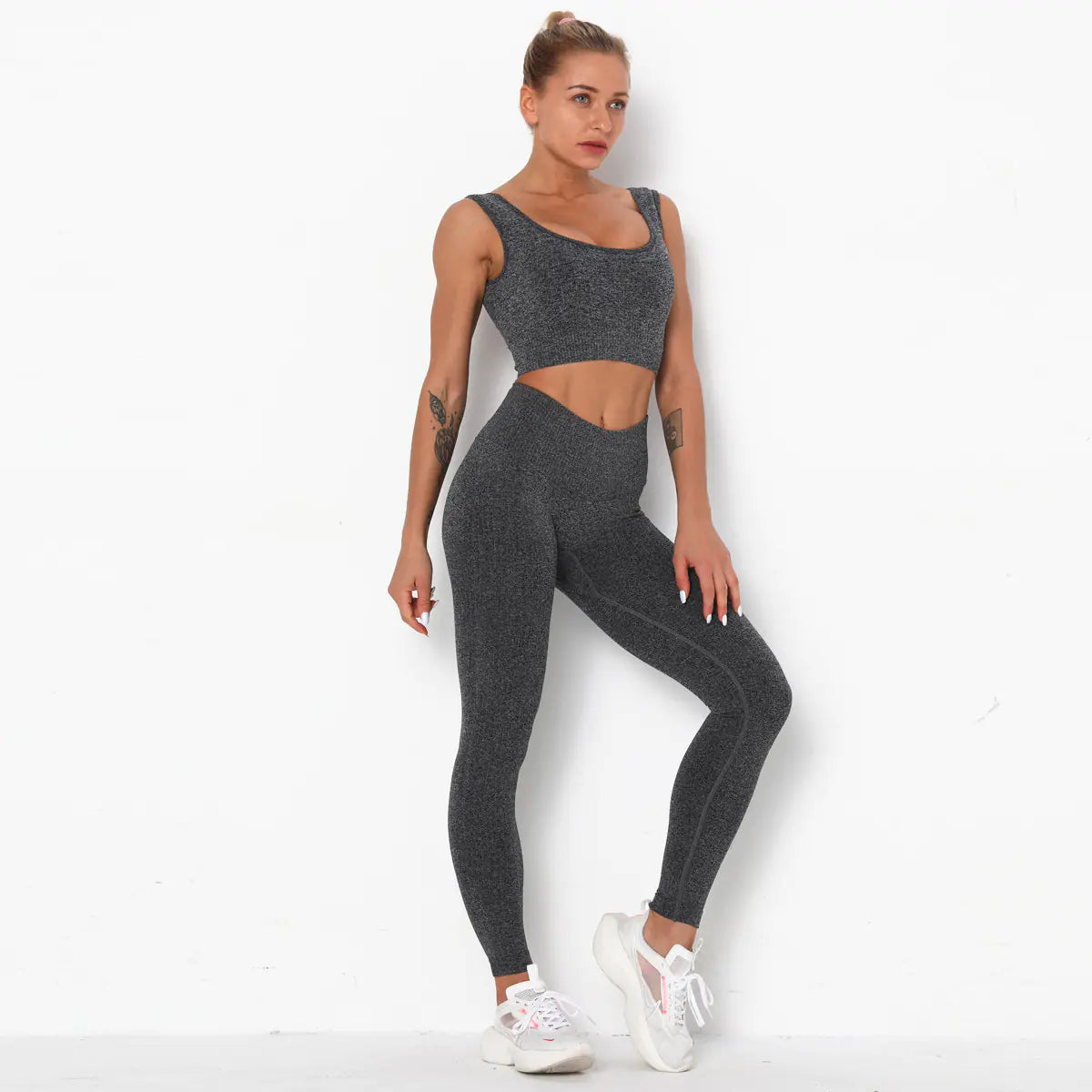 Professional Sports Seamless Fitness Bra Set.
