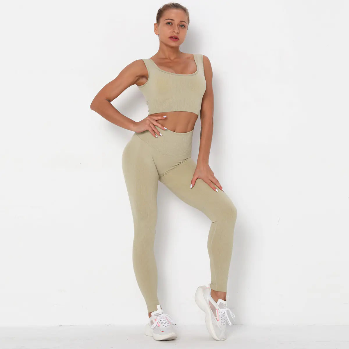 Professional Sports Seamless Fitness Bra Set.